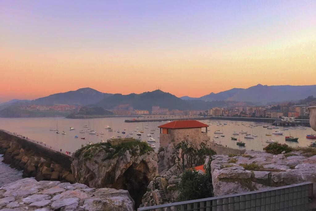 Apto Urbanización Piscina Céntrico Garaje Incluido Castro Urdiales Exterior foto