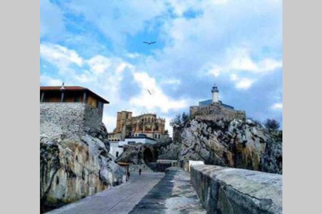 Apto Urbanización Piscina Céntrico Garaje Incluido Castro Urdiales Exterior foto